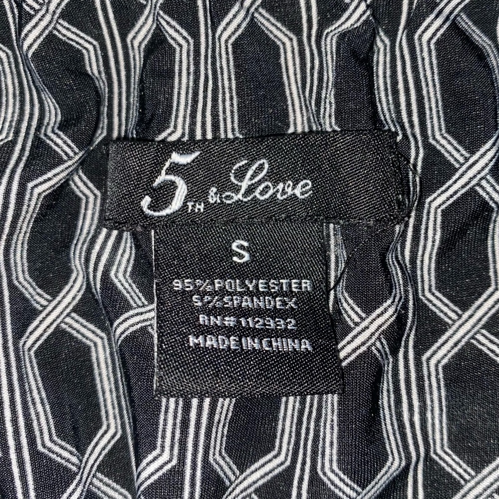 Black patterned romper - Picture 2 of 4